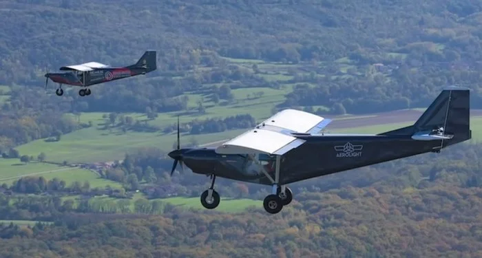 vol decouverte ou initiation avion leger en patrouille Aérodrome de Bourg - Ceyzériat